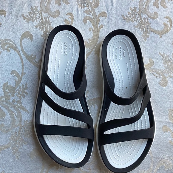 Crocs swiftwater sandals size 6. - Picture 5 of 10